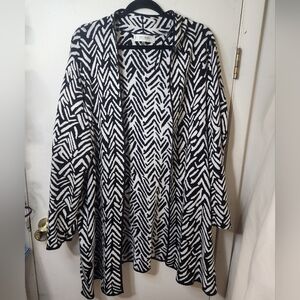 JONES STUDIO SEPERATES PLUS SIZE 2X BLACK AND WHITE COVER SWEATER